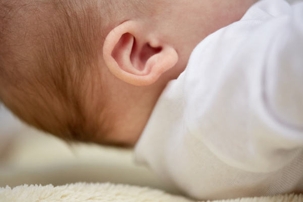 试管婴儿出生的孩子是否享有法律地位？